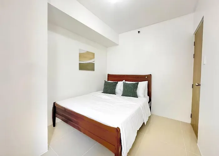 Spacious 2br Living Rm Shore Res Near Naia Moa Max 8 Pax 4* Manila