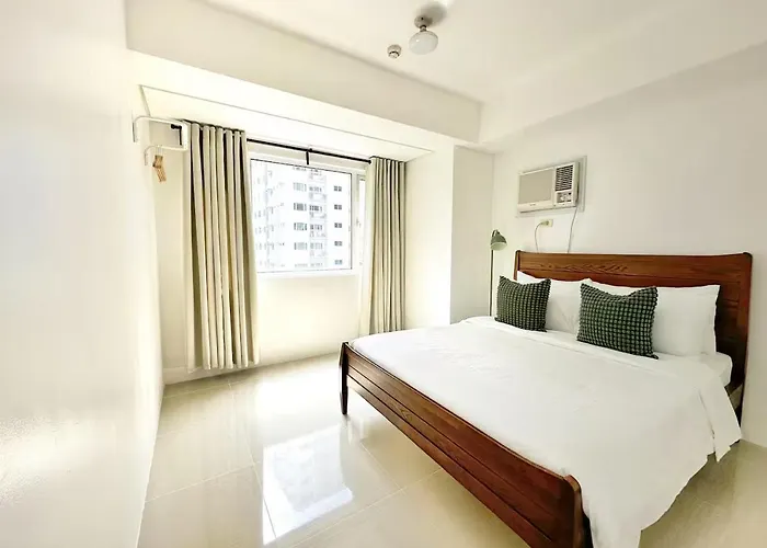 Spacious 2br Living Rm Shore Res Near Naia Moa Max 8 Pax Aparthotel Manila