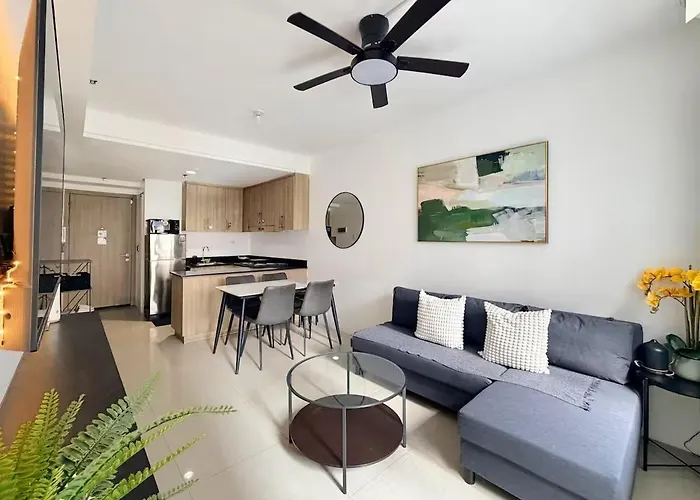 Spacious 2br Living Rm Shore Res Near Naia Moa Max 8 Pax Aparthotel Manila