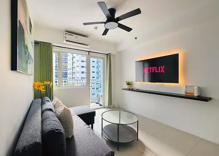 Spacious 2br Living Rm Shore Res Near Naia Moa Max 8 Pax Aparthotel Manila